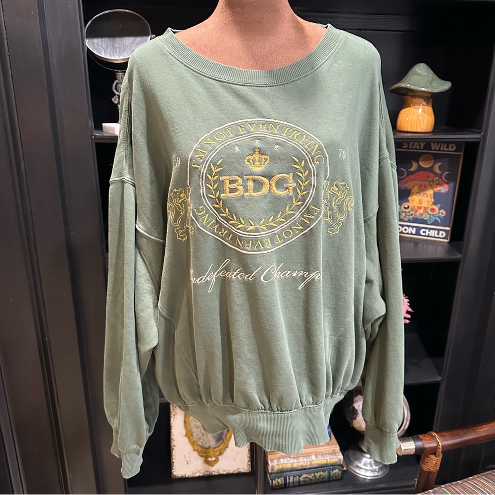 Beg urban outfitters green sweatshirt size M oversized and slouchy